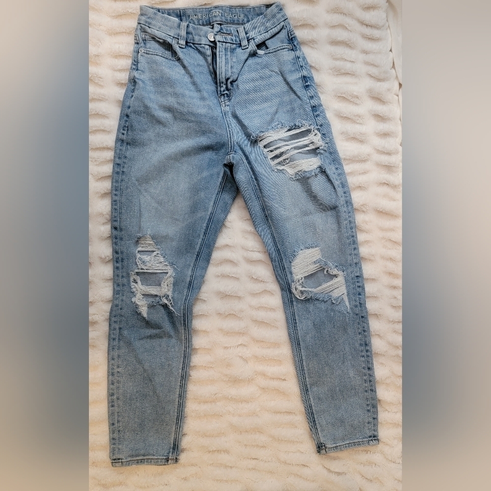 American Eagle High Rise Curvy Mom Jeans